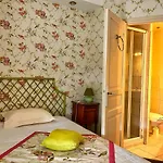 Le Jardin Du Vendome بيت ضيافة